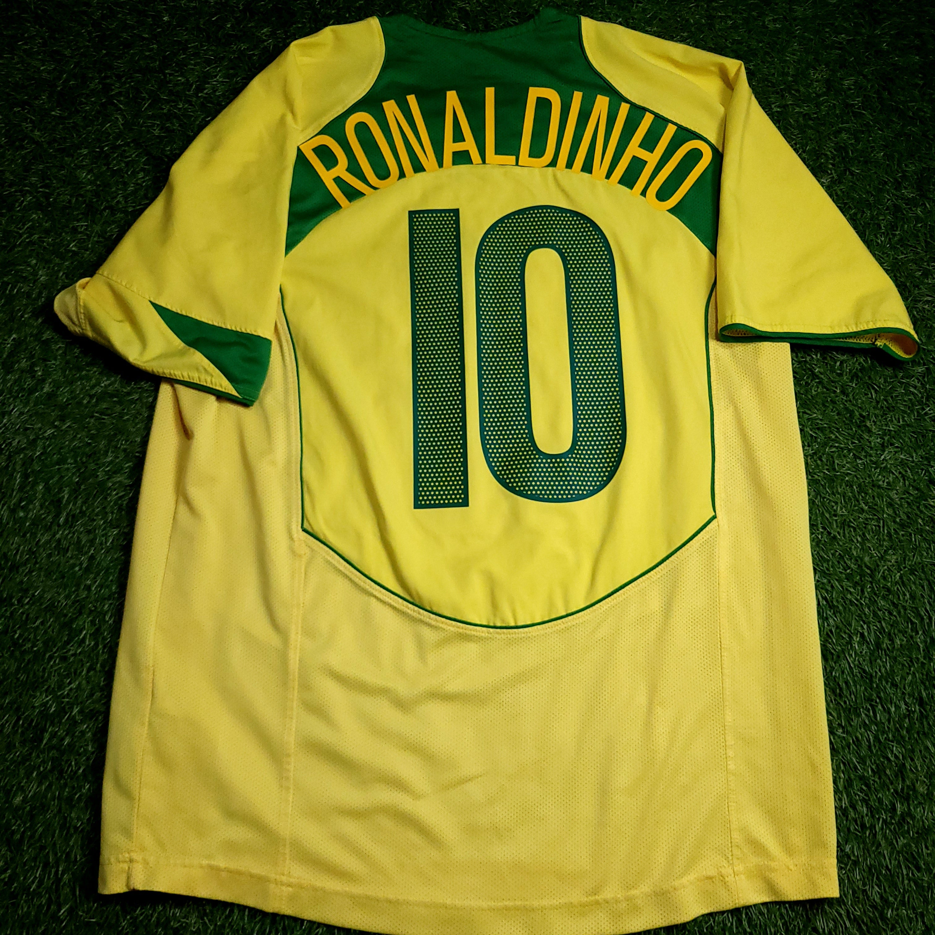 Ronaldinho Brazil 2004 Soccer Jersey M – ForeverSoccerJerseys
