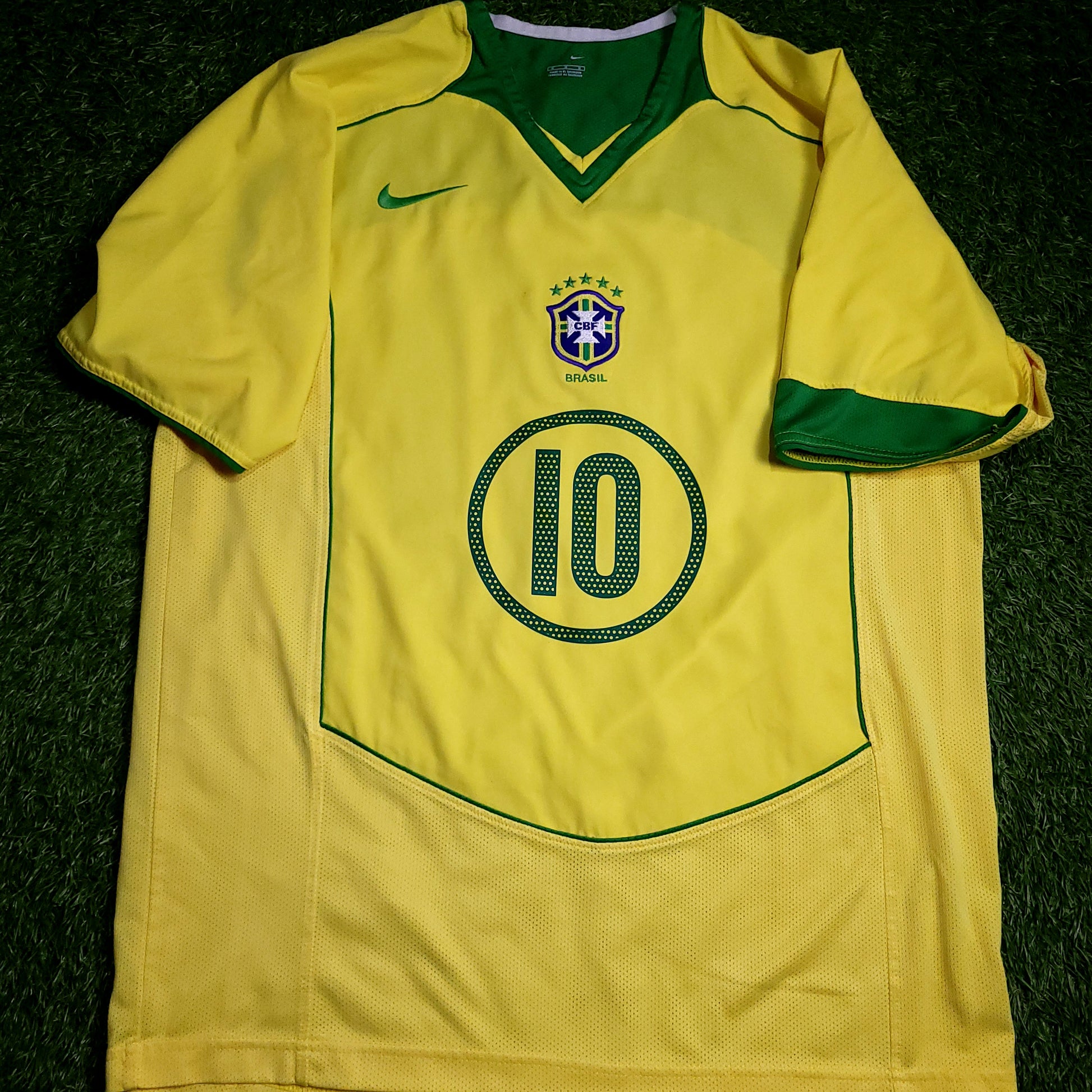 Ronaldinho Brazil 2004 Soccer Jersey M - ForeverSoccerJerseys