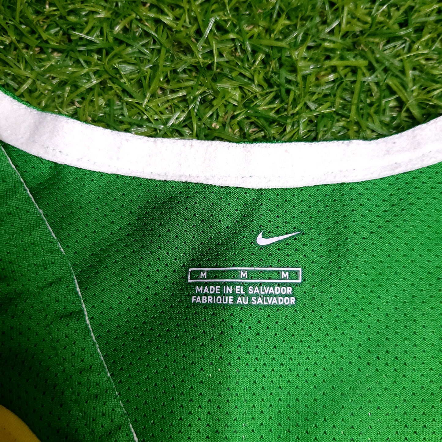 Ronaldinho Brazil 2004 Soccer Jersey M - ForeverSoccerJerseys