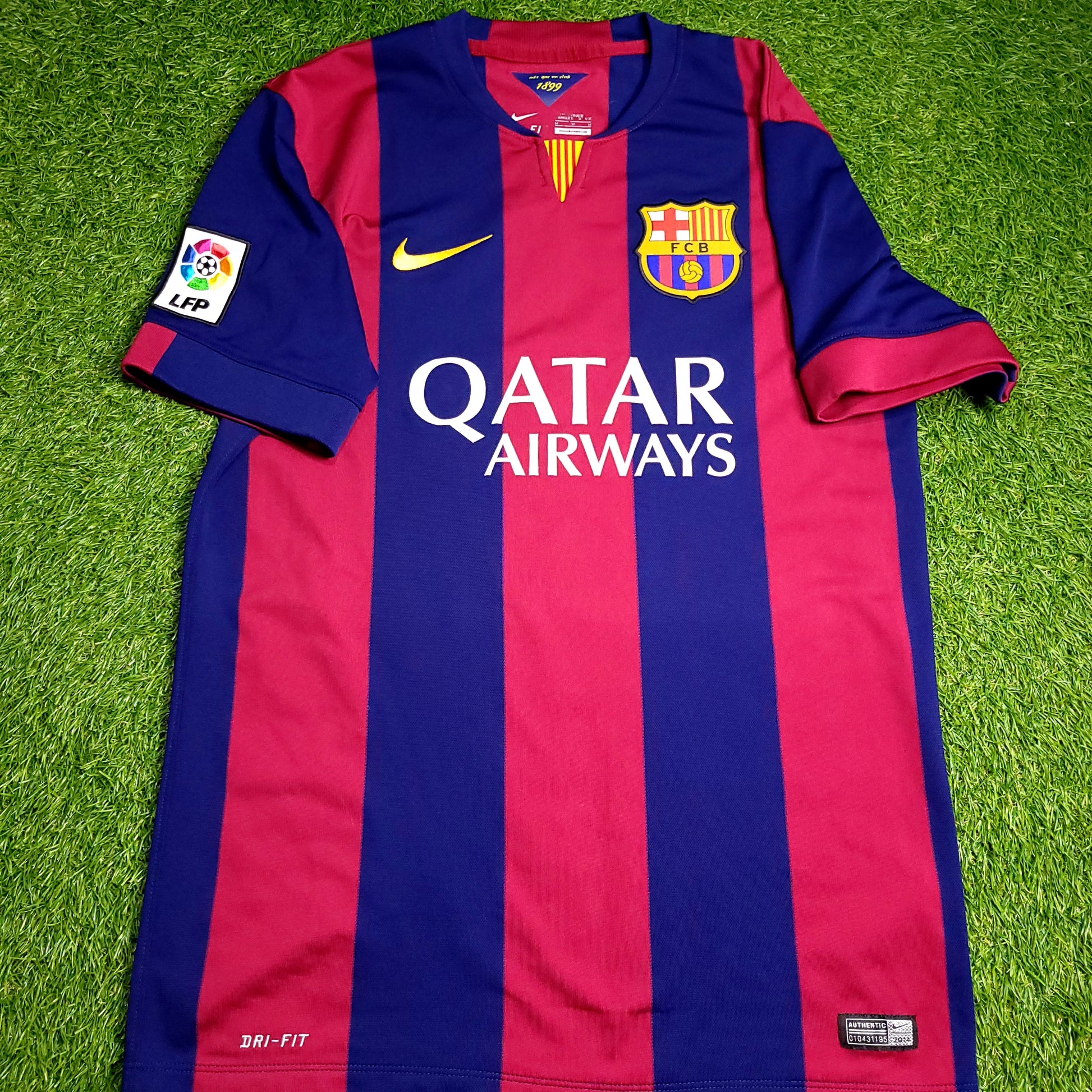 Suarez Barcelona 2014 2015 TREBLE Soccer Jersey M SKU# 610594-422 - ForeverSoccerJerseys