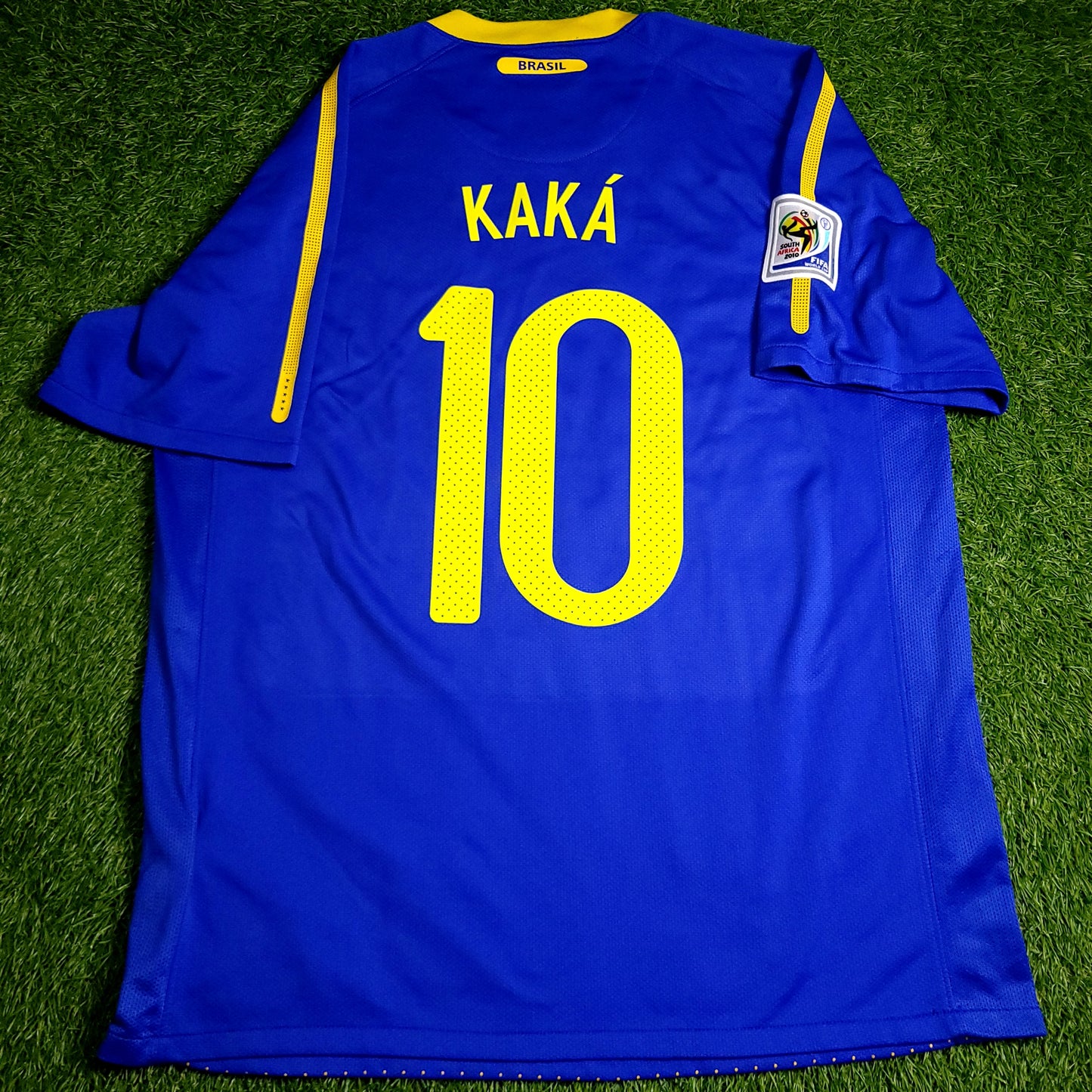 Kaka Brazil 2010 WORLD CUP Away Soccer Jersey L SKU# 369251-493