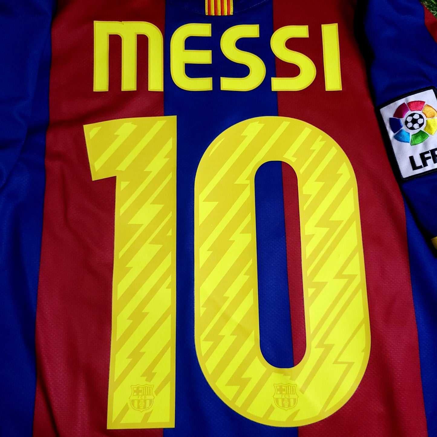 Messi Barcelona 2010 2011 Soccer Jersey M SKU# 382354-488