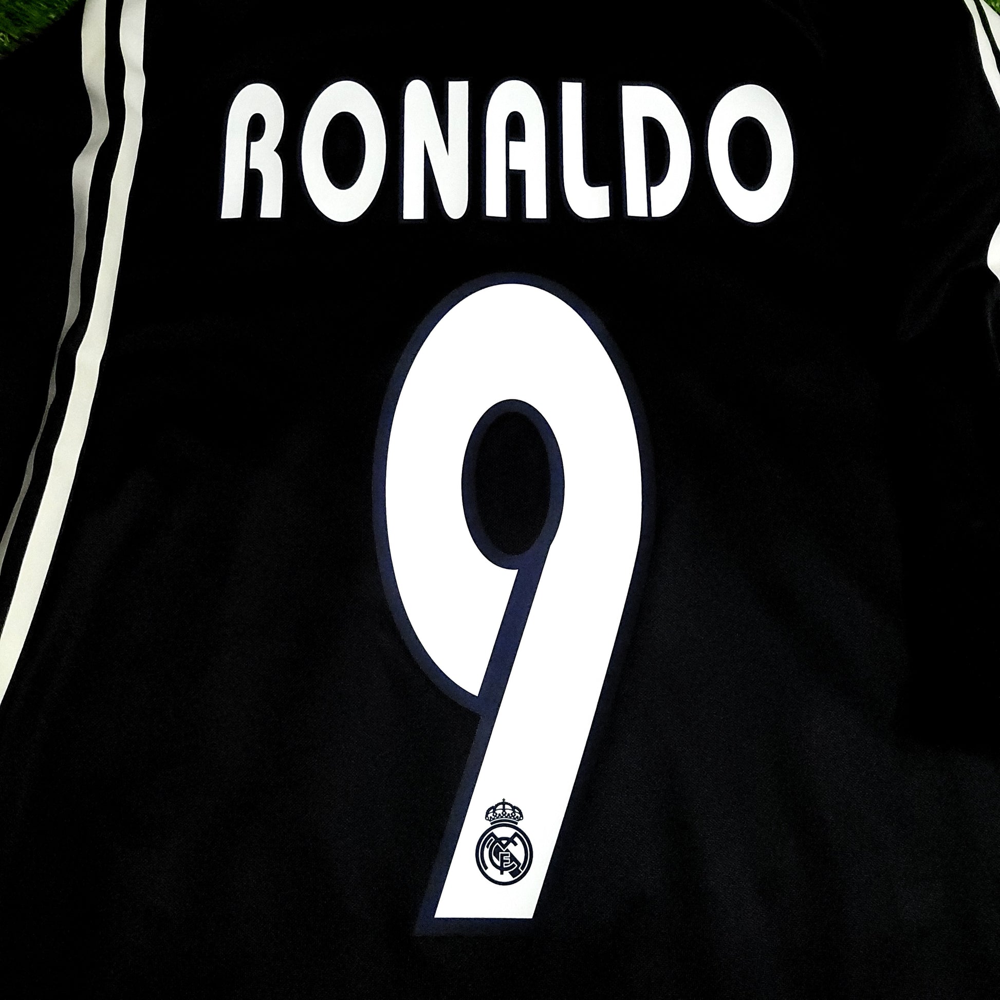 Ronaldo Real Madrid 2004 2005 Away Soccer Jersey XL SKU# 367826 - ForeverSoccerJerseys