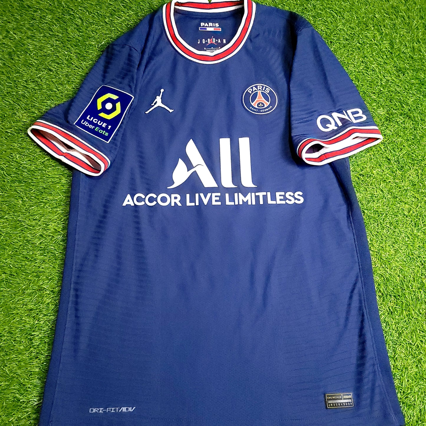 Messi Paris Saint Germain PSG Jordan 2021 2022 DEBUT PLAYER ISSUE Soccer Jersey M SKU# CV7851-411