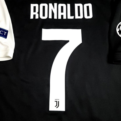 Cristiano Ronaldo Juventus 2019 2020 UEFA PLAYER ISSUE Soccer Jersey M SKU# DW5456
