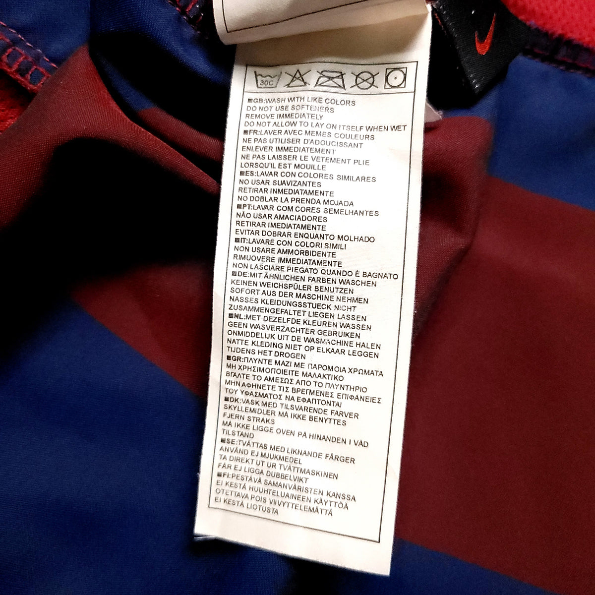 Messi Barcelona DEBUT 2004 2005 Soccer Jersey L SKU# 118861 - ForeverSoccerJerseys