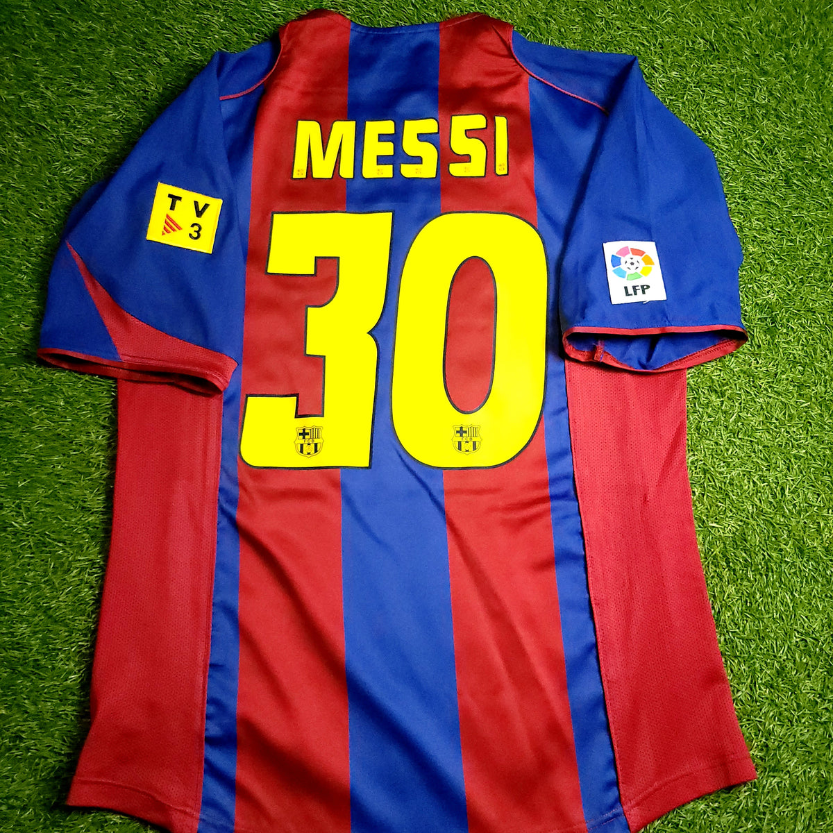 Messi Barcelona DEBUT 2004 2005 Soccer Jersey M - ForeverSoccerJerseys