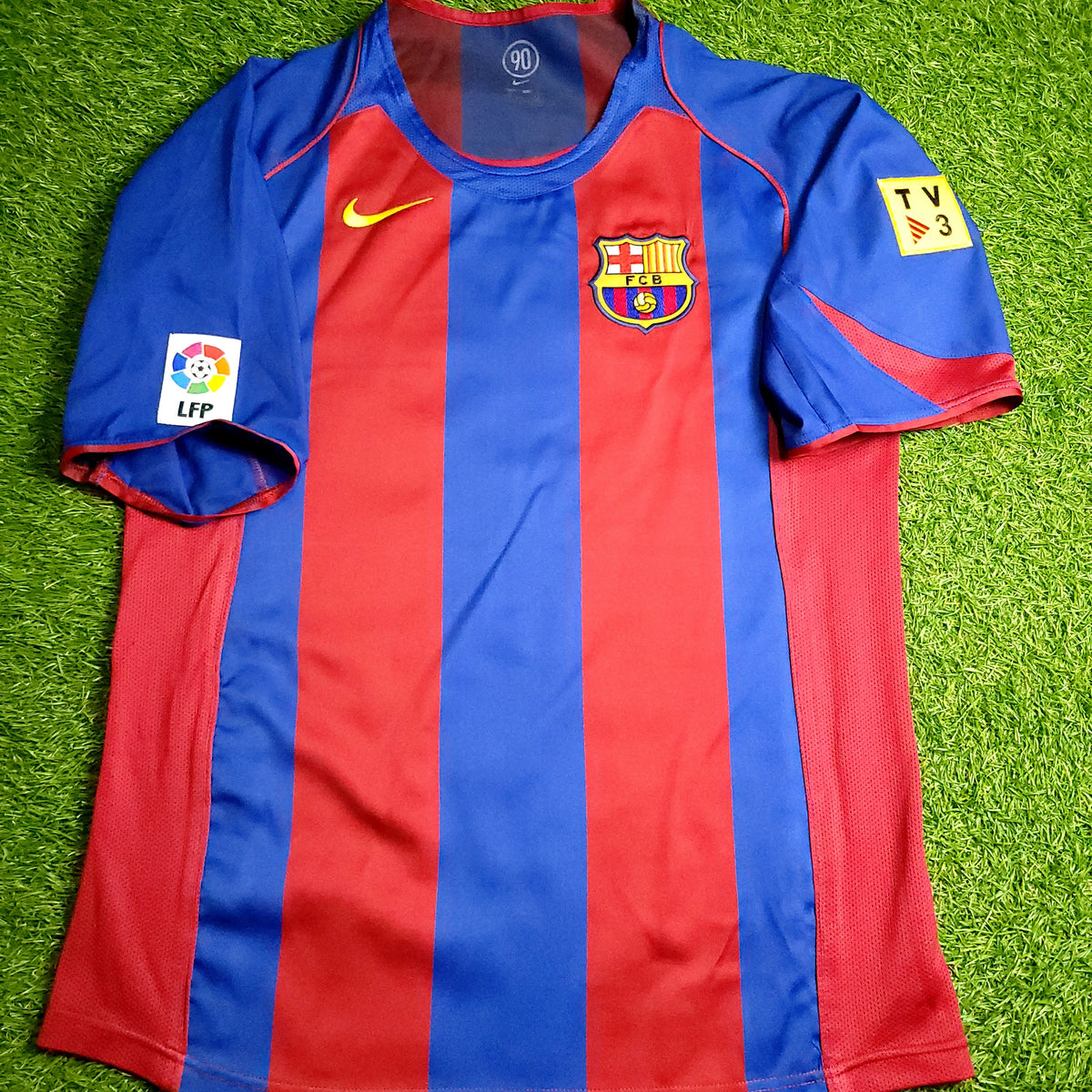 Messi Barcelona DEBUT 2004 2005 Soccer Jersey M - ForeverSoccerJerseys
