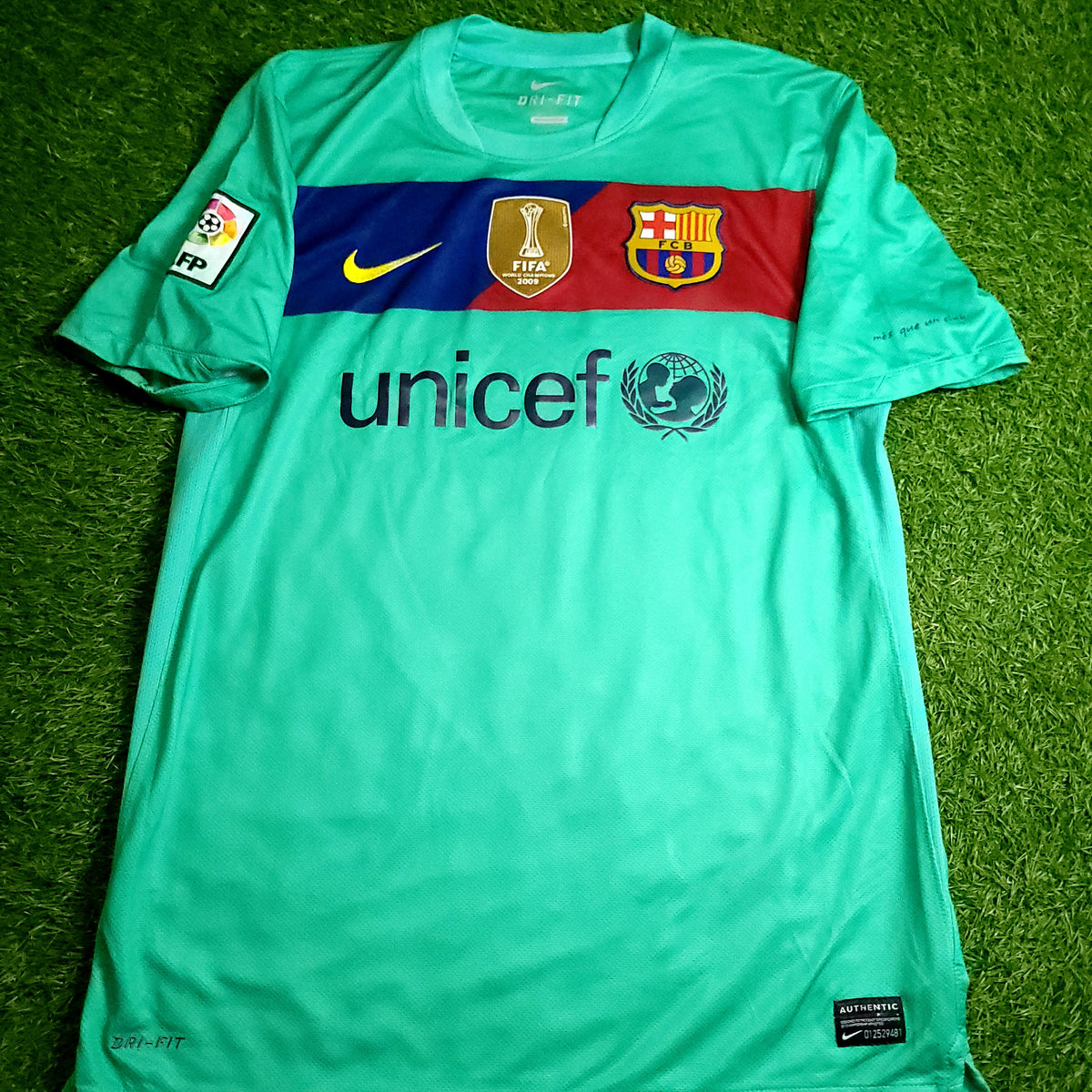Messi Barcelona 2010 2011 Away Soccer Jersey M SKU# 382358-310