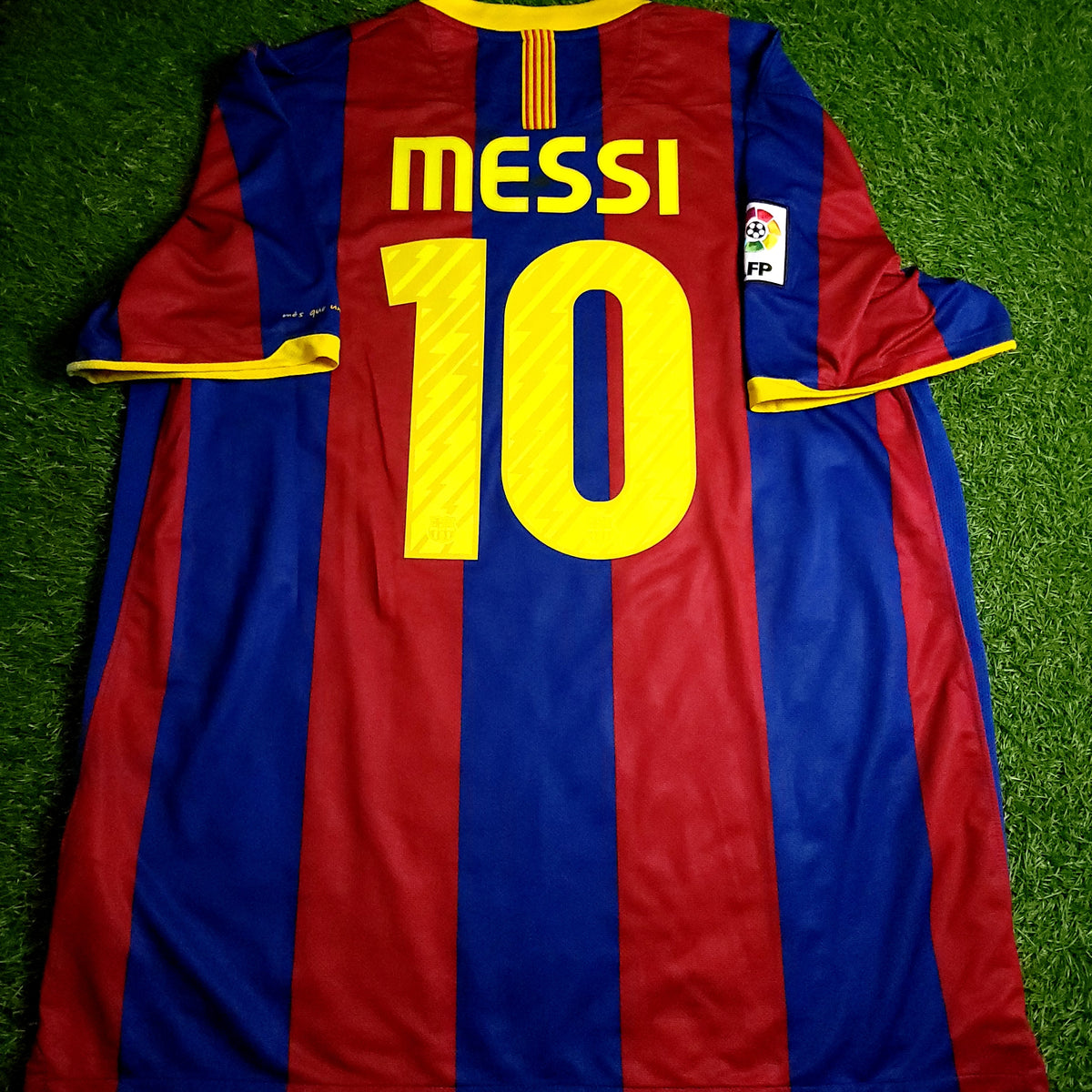 Messi Barcelona 2010 2011 Home Soccer Jersey XL SKU# 382354-488