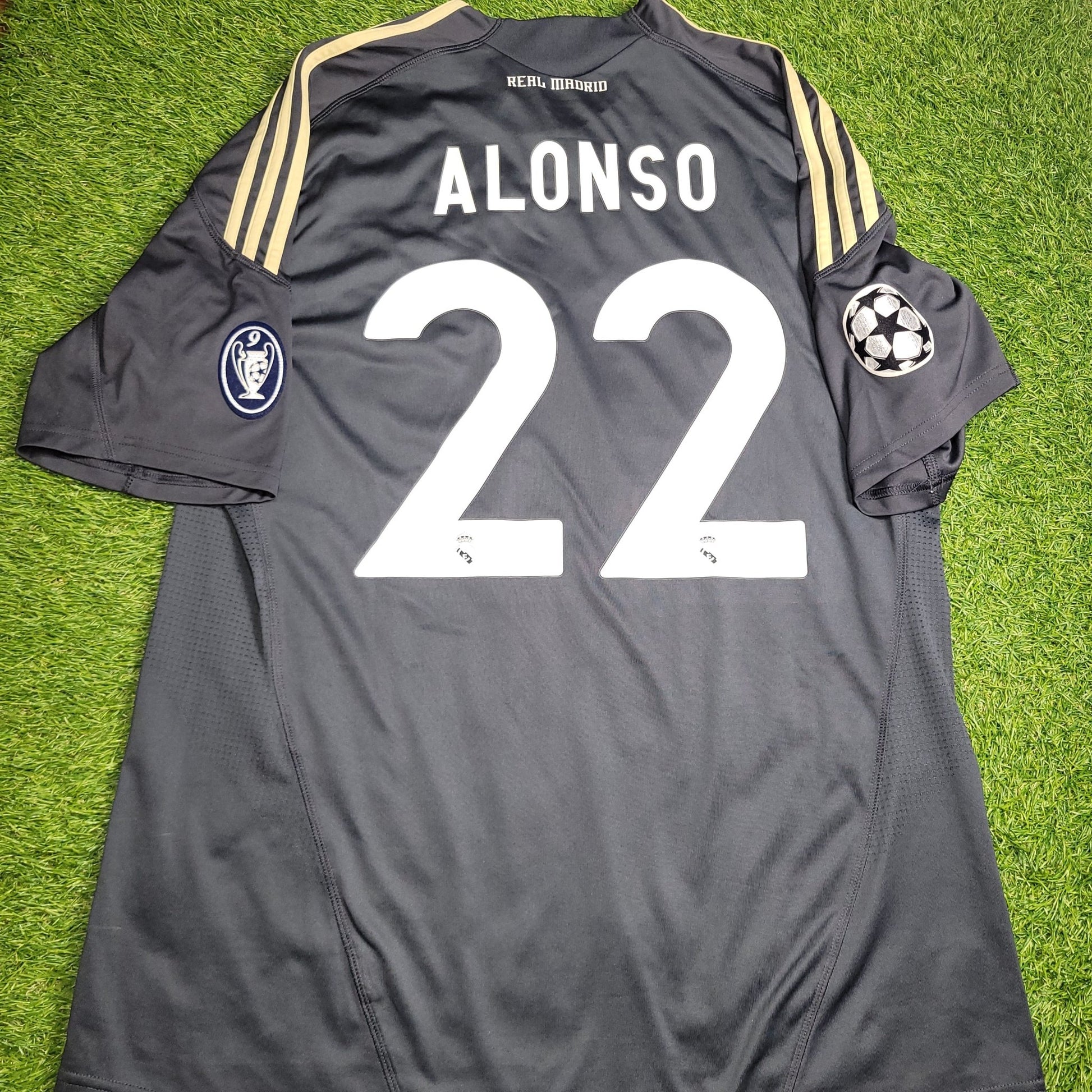 Alonso Real Madrid 2009 2010 DEBUT SEASON Soccer Third Jersey Shirt XL SKU E84329 Adidas