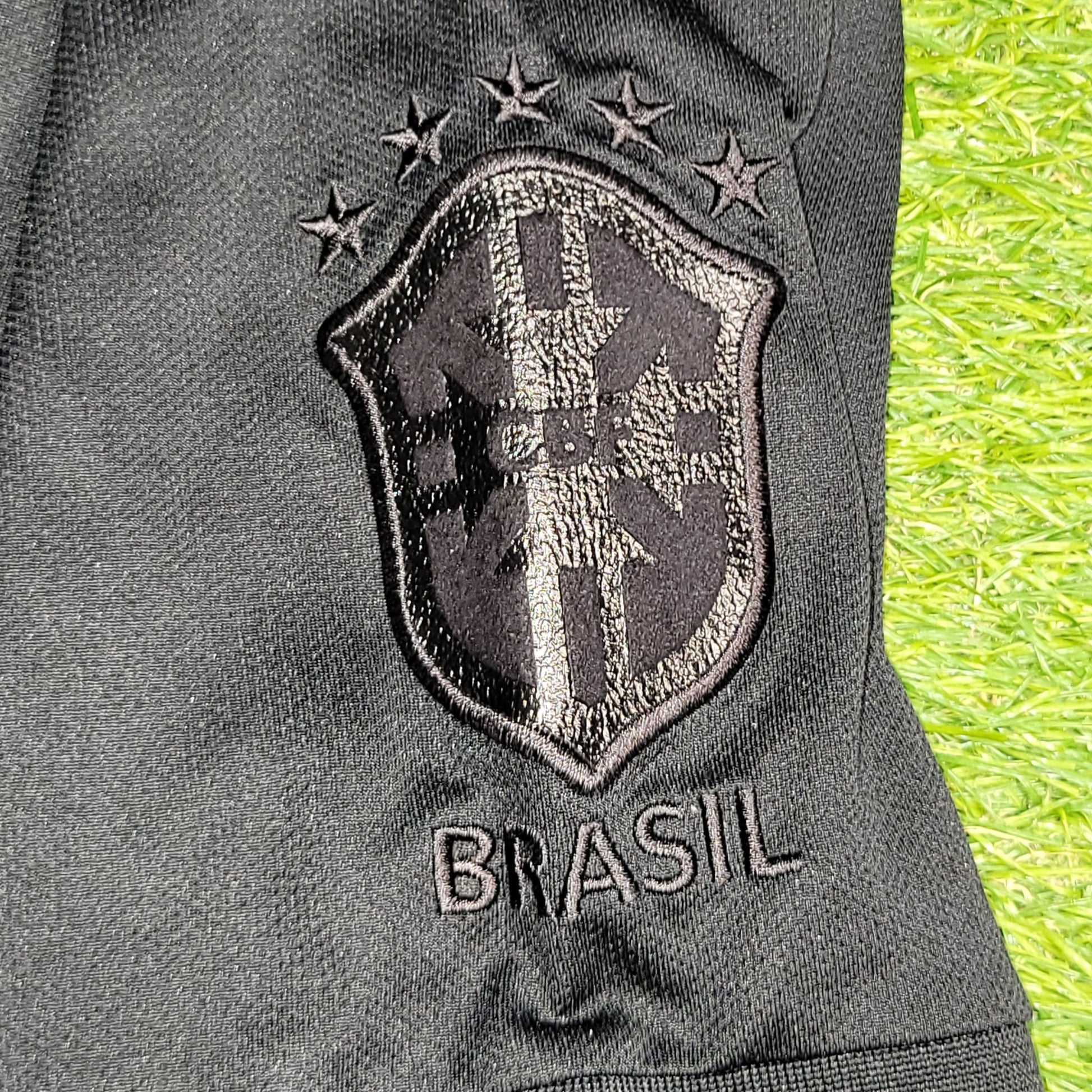 Brazil LIMITED EDITION BLACKOUT PLAYER ISSUE 2013 2014 Soccer Jersey Shirt L SKU# 534159 - 010 Nike