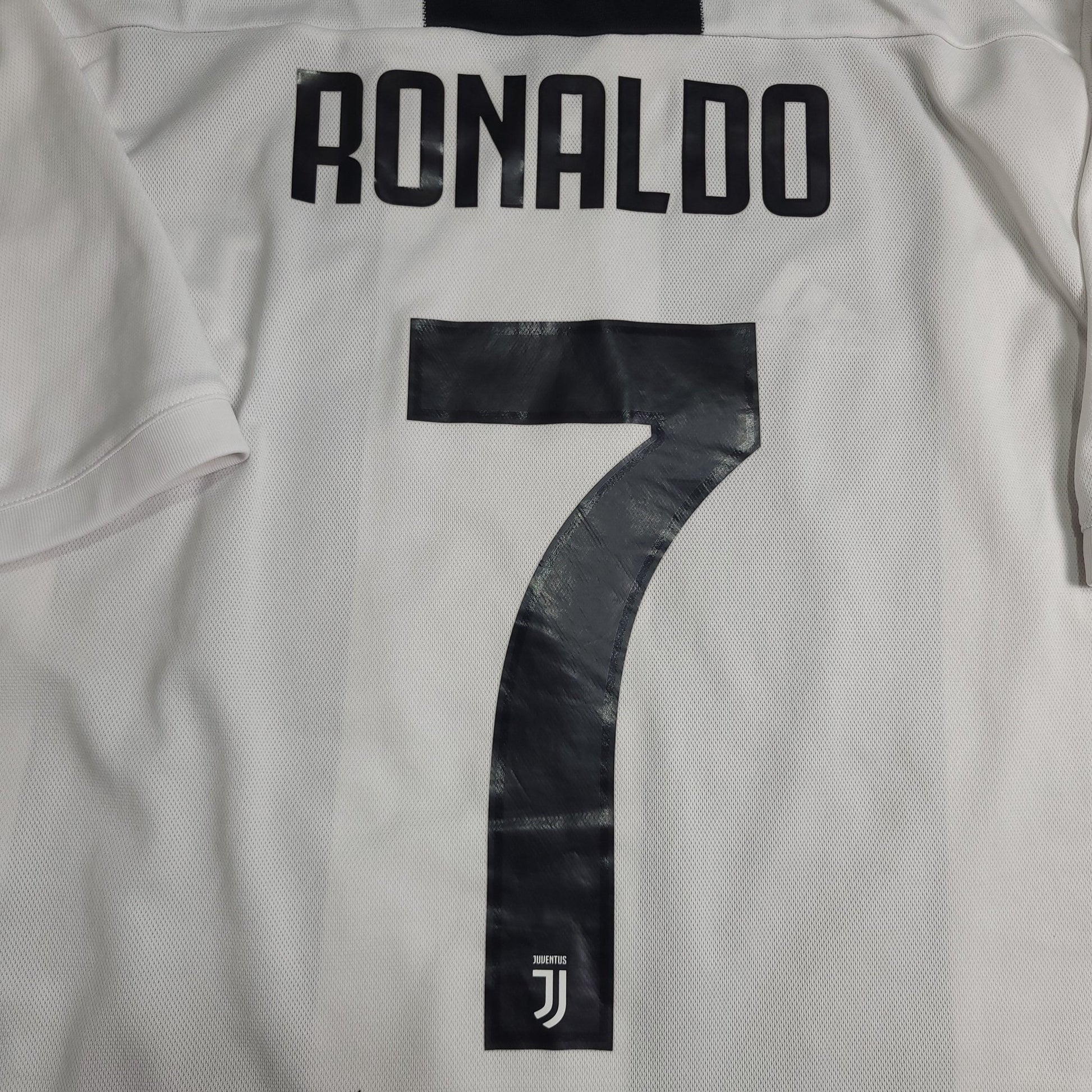 Cristiano Ronaldo Juventus 2018 2019 DEBUT Soccer Jersey Shirt L SKU CF3489 foreversoccerjerseys