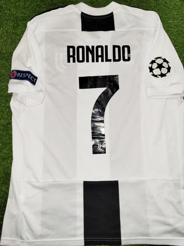 Cristiano Ronaldo Juventus 2018 2019 DEBUT UEFA Soccer Jersey Shirt L SKU# CF3489 foreversoccerjerseys