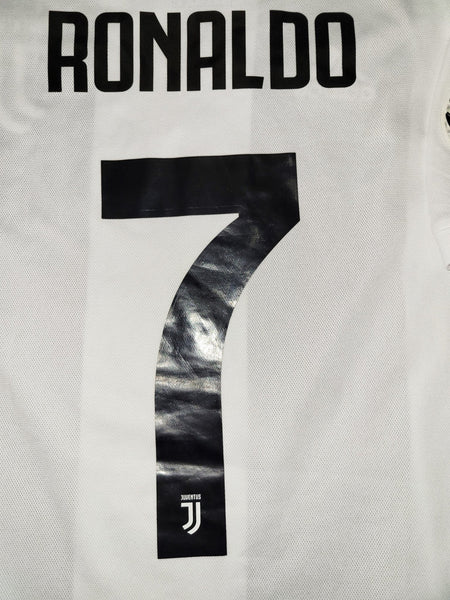 Cristiano Ronaldo Juventus 2018 2019 DEBUT UEFA Soccer Jersey Shirt L SKU# CF3489 foreversoccerjerseys
