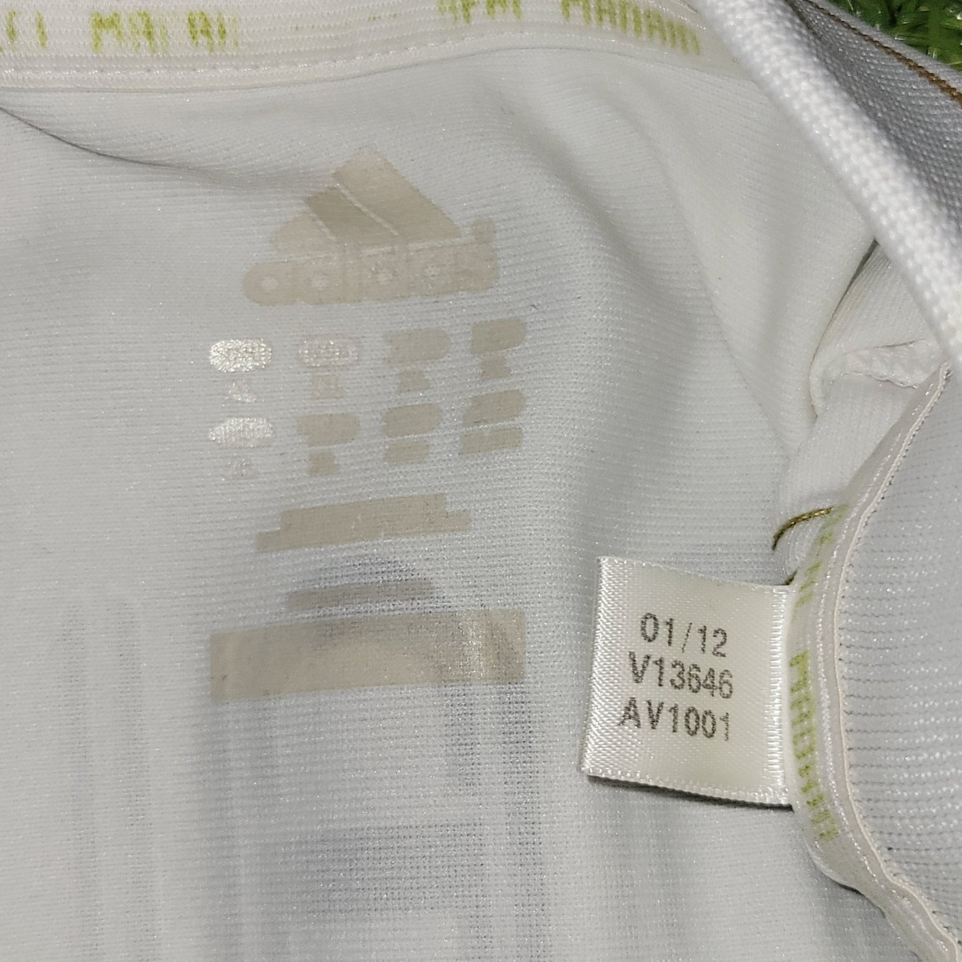 Cristiano Ronaldo Real Madrid 2011 2012 UEFA Soccer Jersey Shirt XL SKU# V13646 Adidas