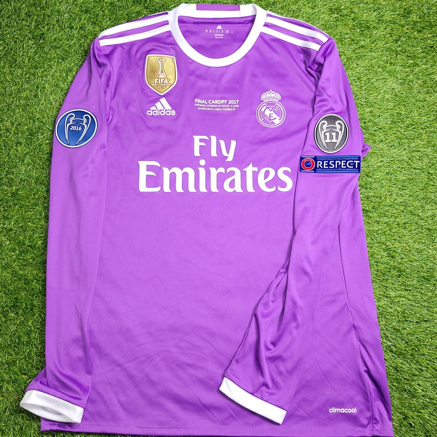Cristiano Ronaldo Real Madrid 2016 2017 UEFA FINAL Purple Away Soccer Long Sleeve Jersey Shirt M SKU# AI5159 Adidas