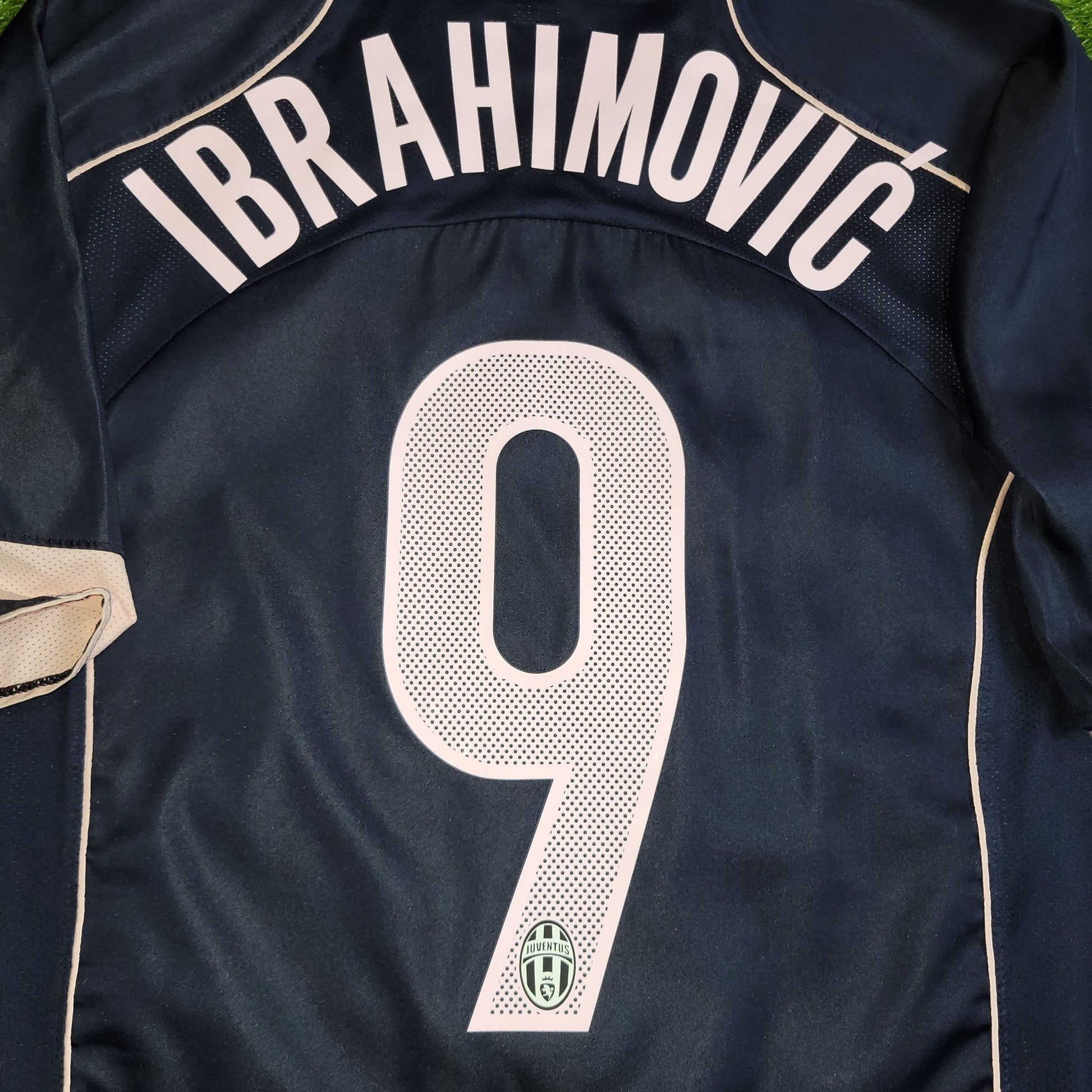 Ibrahimovic Juventus 2004 2005 Away Soccer Jersey Shirt L Nike