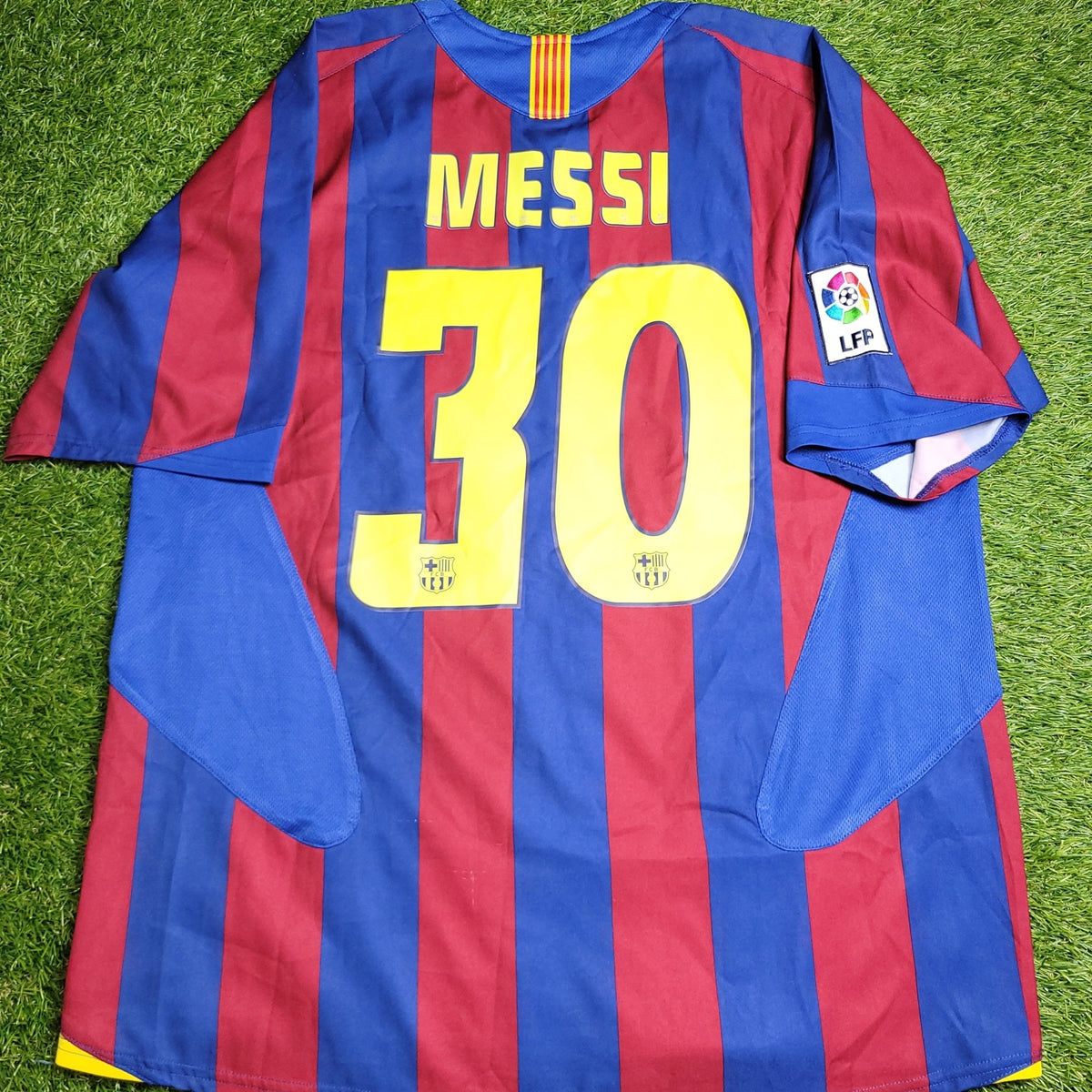 Messi Barcelona 2005 2006 Home Soccer Jersey Shirt L SKU# 195970 