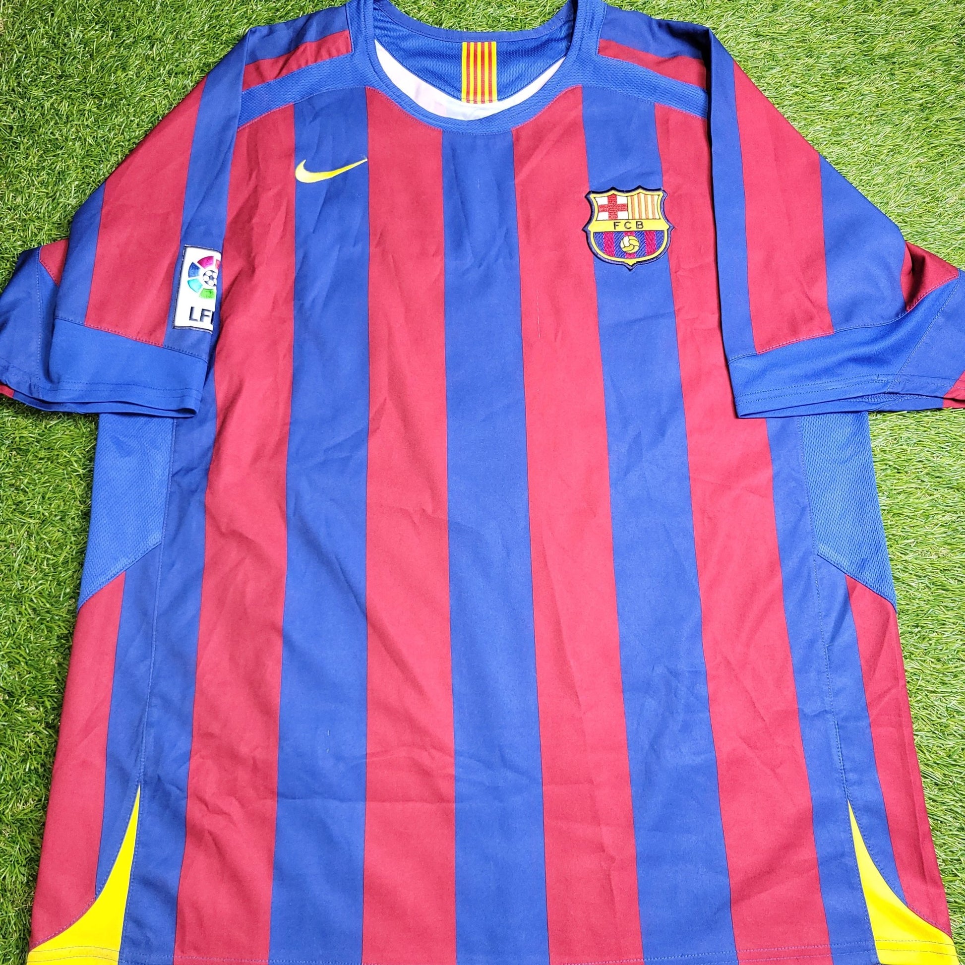 Messi Barcelona 2005 2006 Home Soccer Jersey Shirt L SKU# 195970 Nike