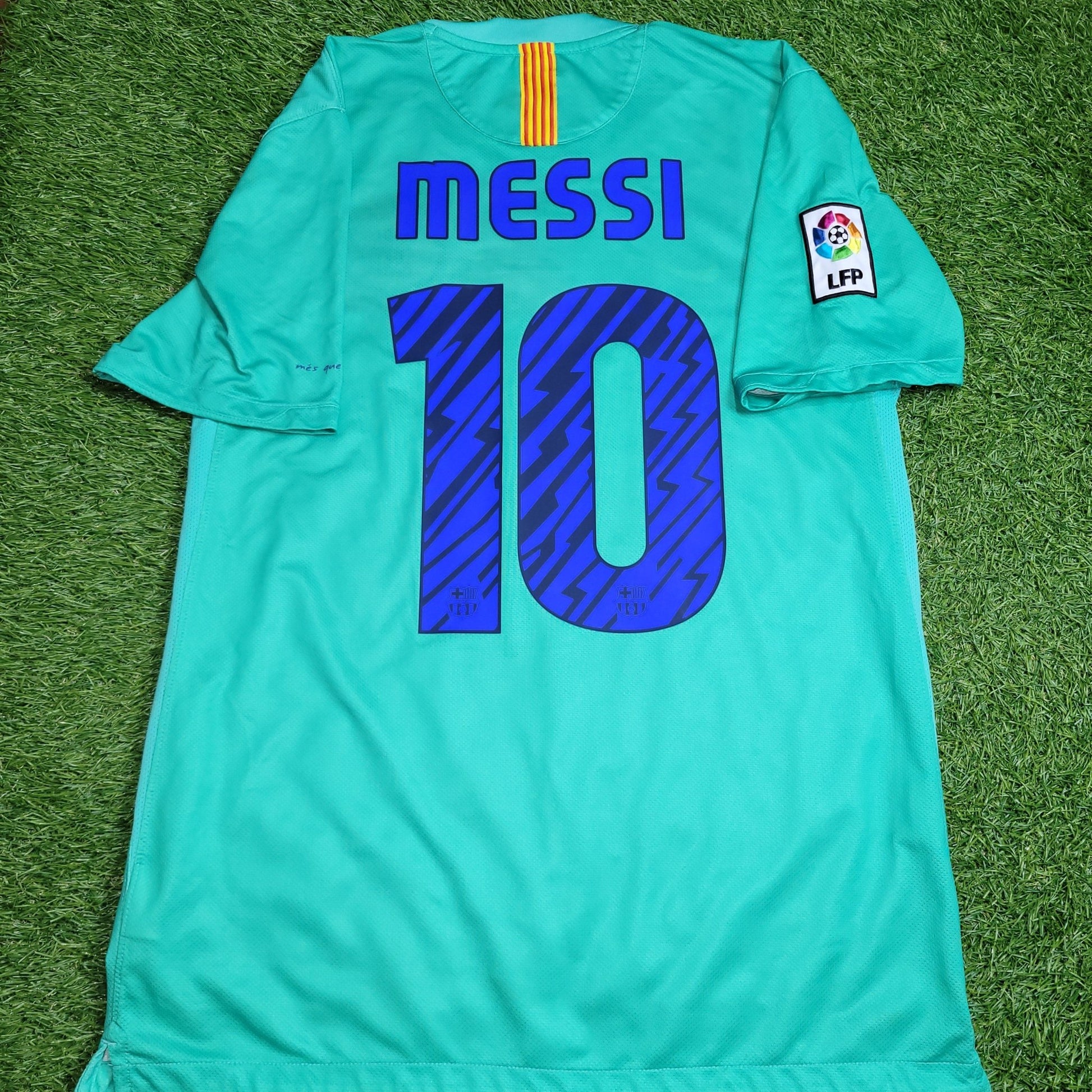 Messi Barcelona 2010 2011 Away Soccer Jersey Shirt M SKU# 382358
