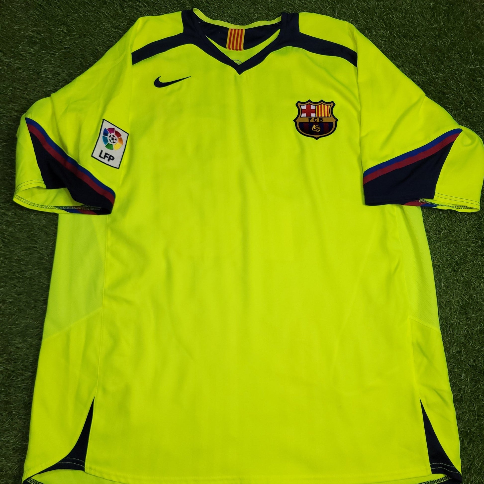 Ronaldinho Barcelona 2005 2006 Away Soccer Jersey Shirt XL SKU# S6DHA 195971 Nike