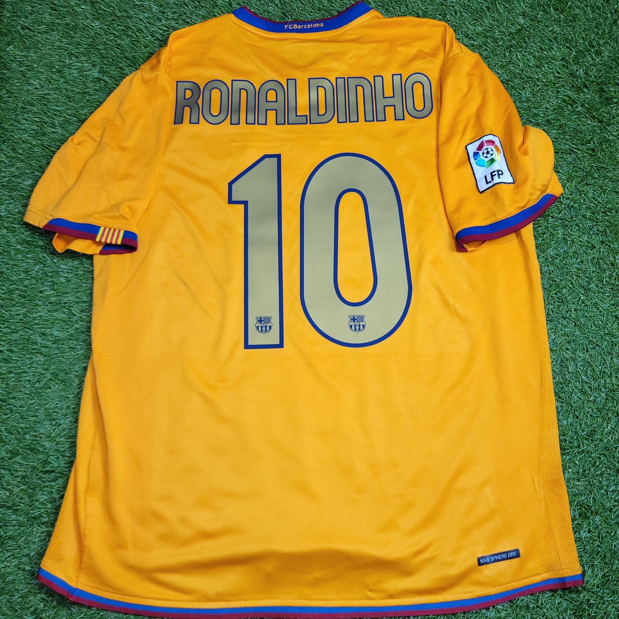 ウェア Ronaldinho 2006-07 Ronaldinho Nike 10R Sleeveless Hooded Top - NEW
