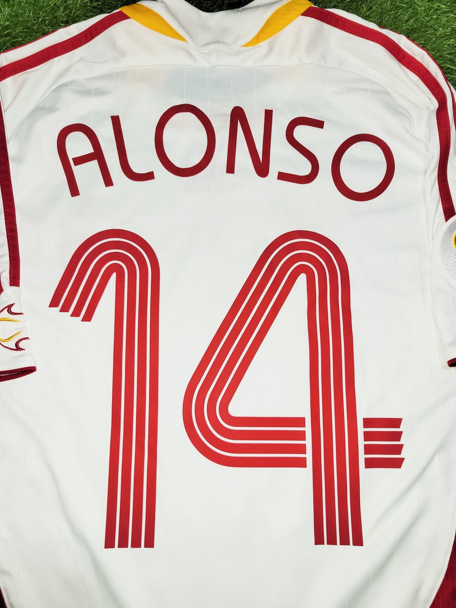 Xabi Alonso Spain 2006 WORLD CUP Away Jersey Shirt M SKU# 074088 Adidas
