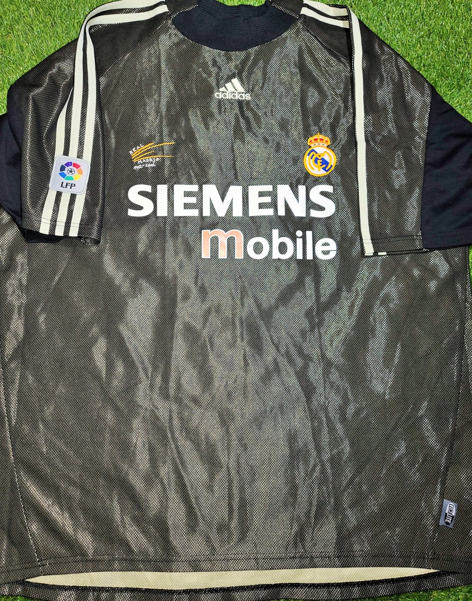 Casillas Real Madrid 2002 2003 Centenary Jersey Shirt Camiseta XL SKU# 310191 ASR001/14 foreversoccerjerseys