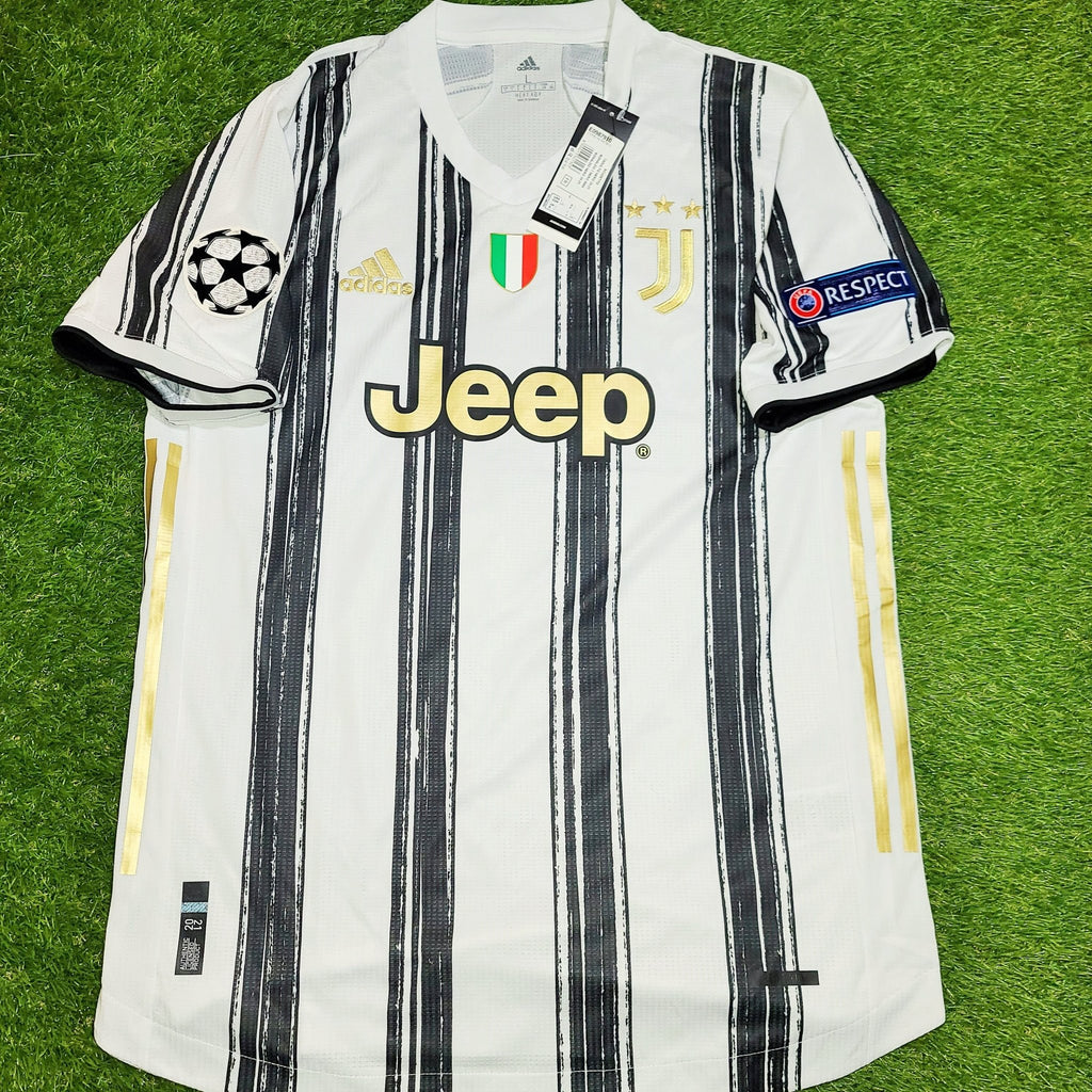 Cristiano Ronaldo models Juventus 2020-21 home kit as iconic  black-and-white stripes return - ESPN
