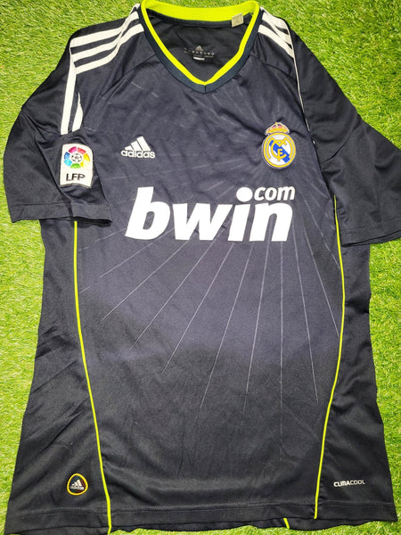 Kaka Real Madrid 2010 2011 Away Soccer Jersey Shirt M SKU# P95985 Adidas