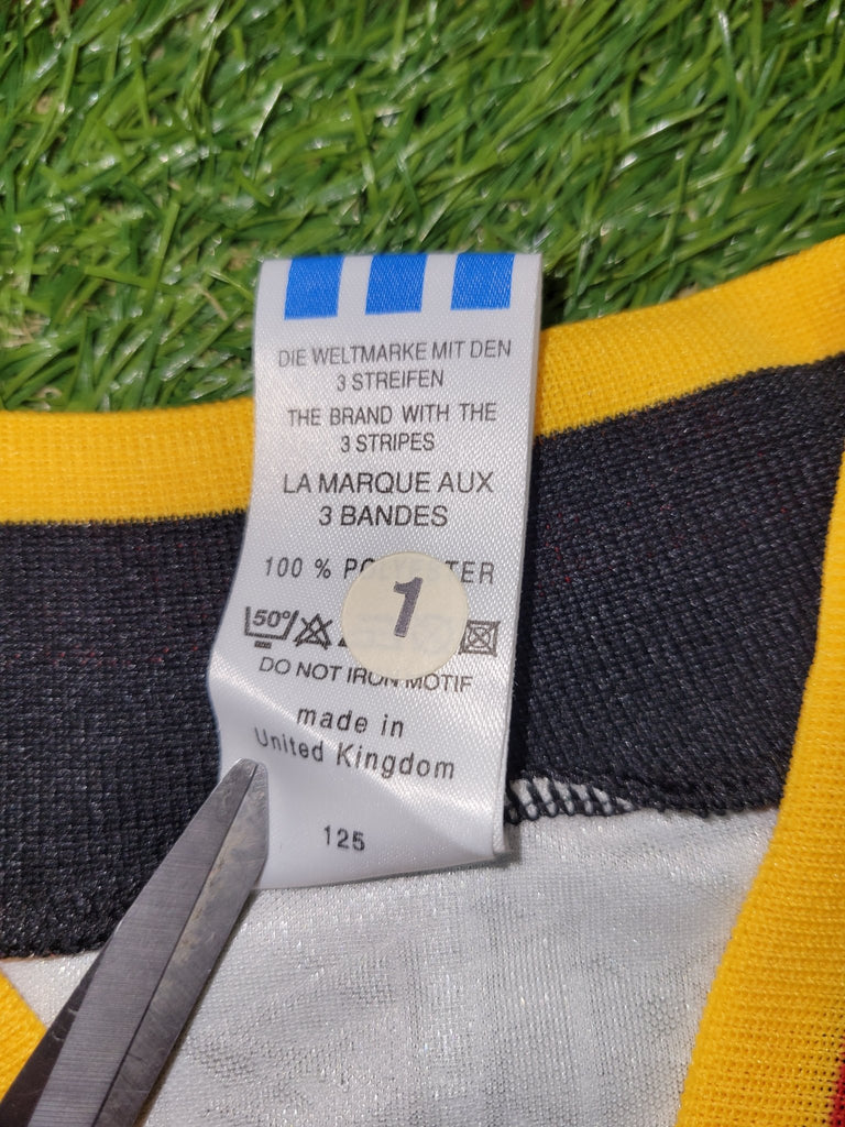 Maillots de football de club étranger jaunes Umbro Maillots de football de club étranger jaunes Umbro