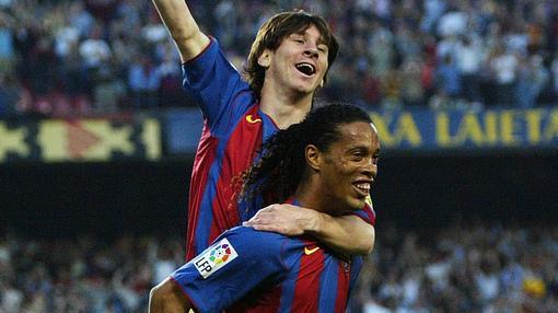 Ronaldinho Barcelona 2004 2005 Soccer Jersey Shirt XL SKU# 118861 Nike