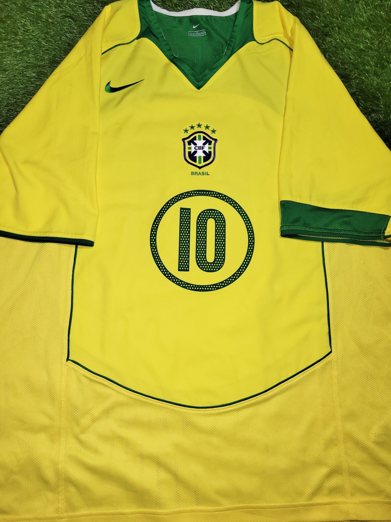 Ronaldinho Brazil 2004 Home Soccer Jersey Shirt L SKU# S41002PRX 788794 Nike