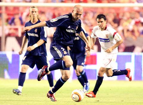 Zidane Real Madrid LAST SEASON 2005 2006 Away Navy Jersey Shirt Camiseta L SKU# 109856 AP5002 foreversoccerjerseys