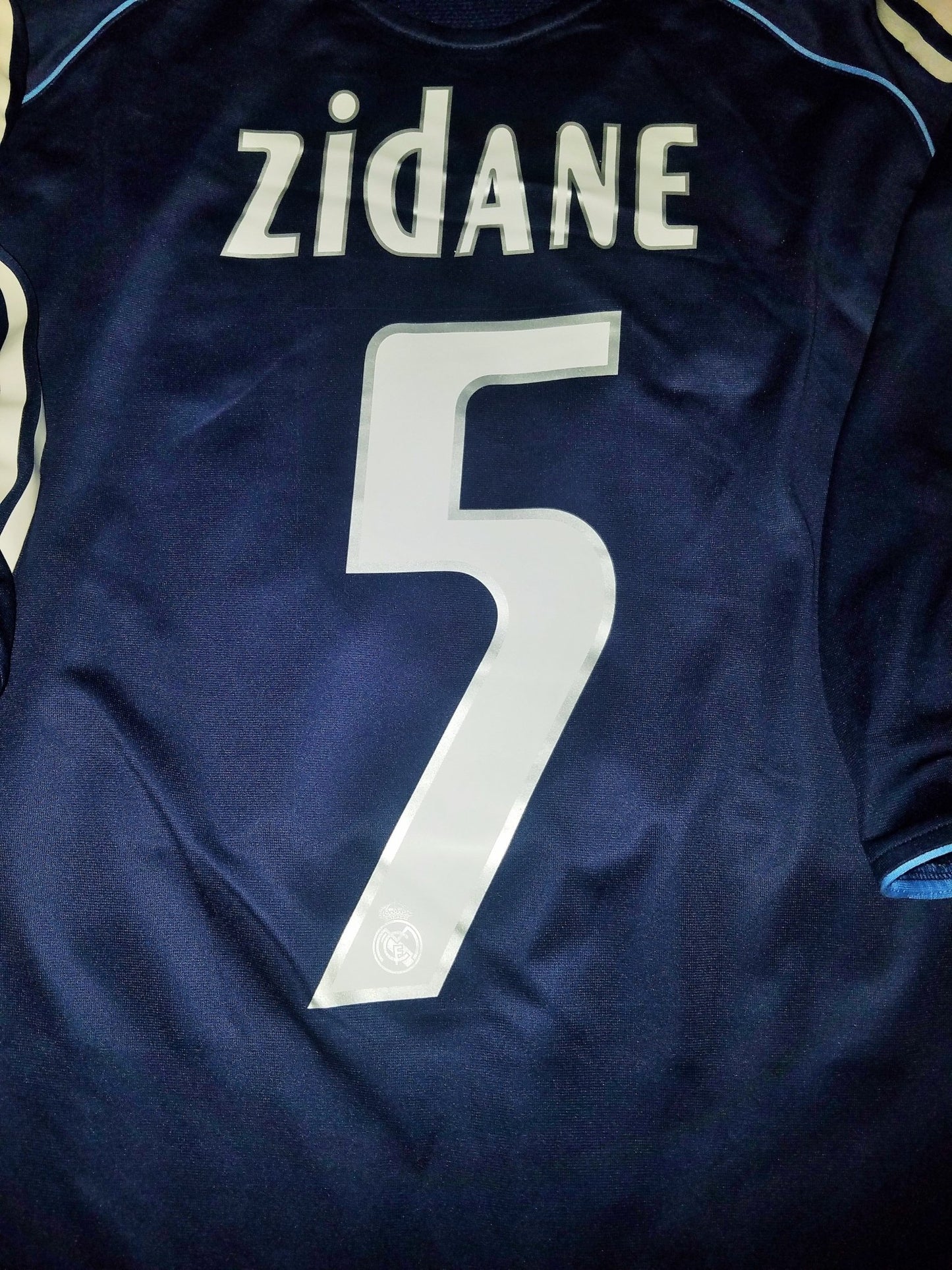 Zidane Real Madrid LAST SEASON 2005 2006 Away Navy Jersey Shirt Camiseta L SKU# 109856 AP5002 foreversoccerjerseys